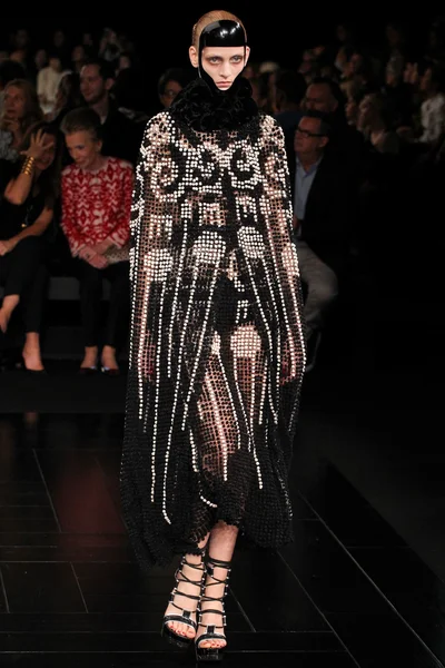 Look 34